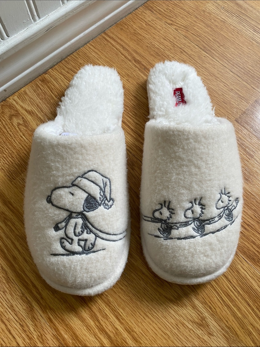 Peanuts IvorySnoopy and Woodstock Embroidered Slip-On Slippers